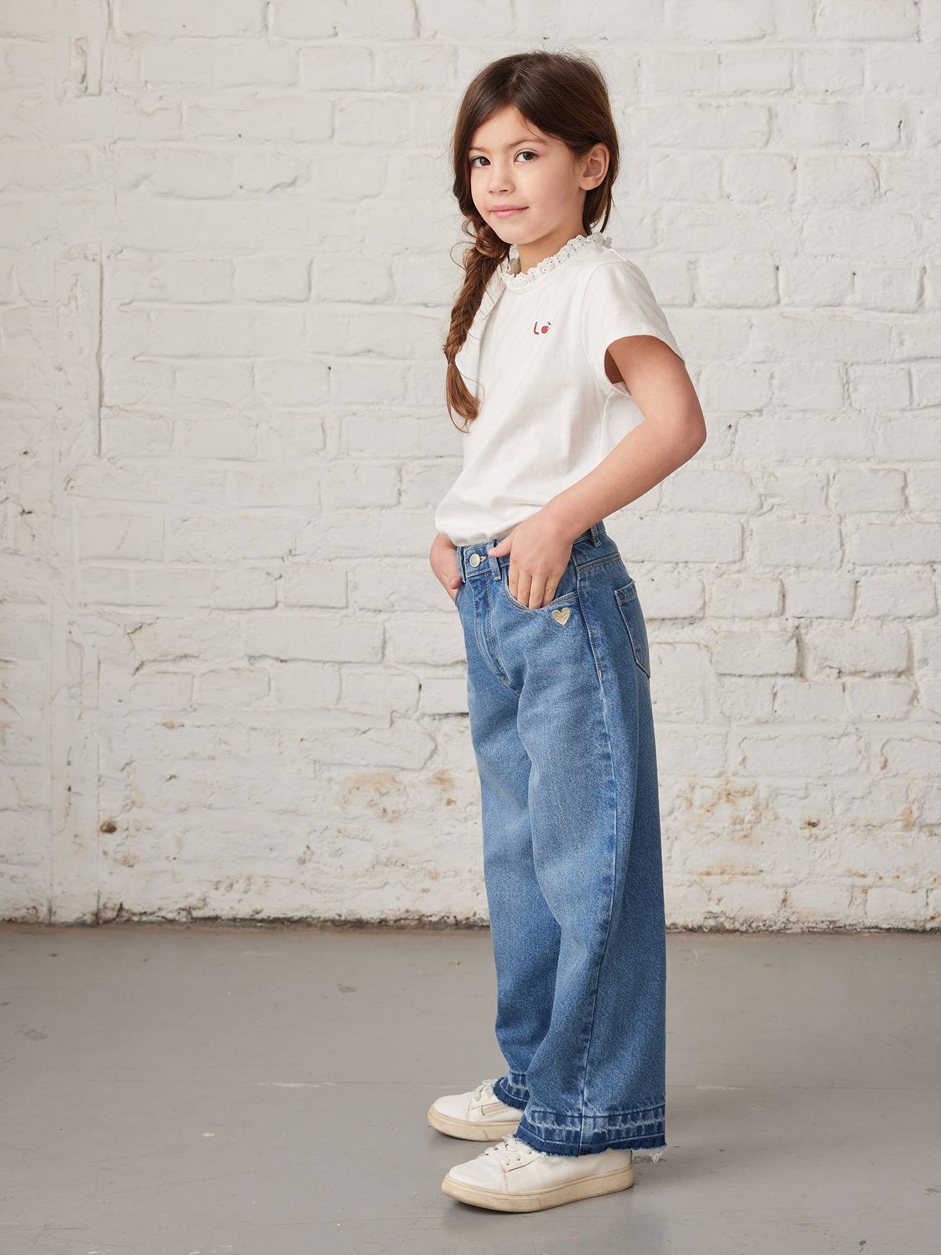 https://kids-avenue.com.ua/pages/gallery/6127/jean-large-fille-bas-effiloche (5).jpg